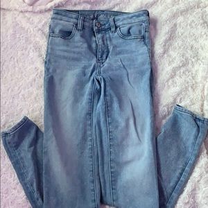 American eagle light washed jeans
